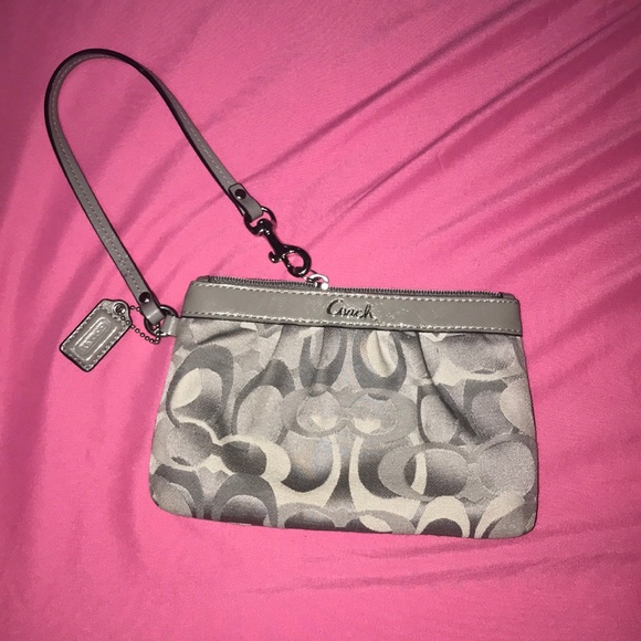 GREY COACH WRISTLET - Picture 1 of 4